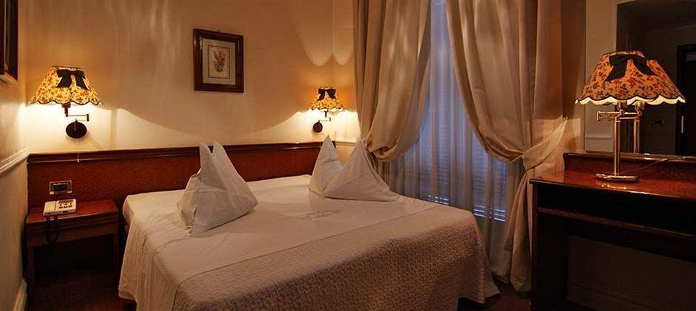 Hotel Marghera ローマ エクステリア 写真