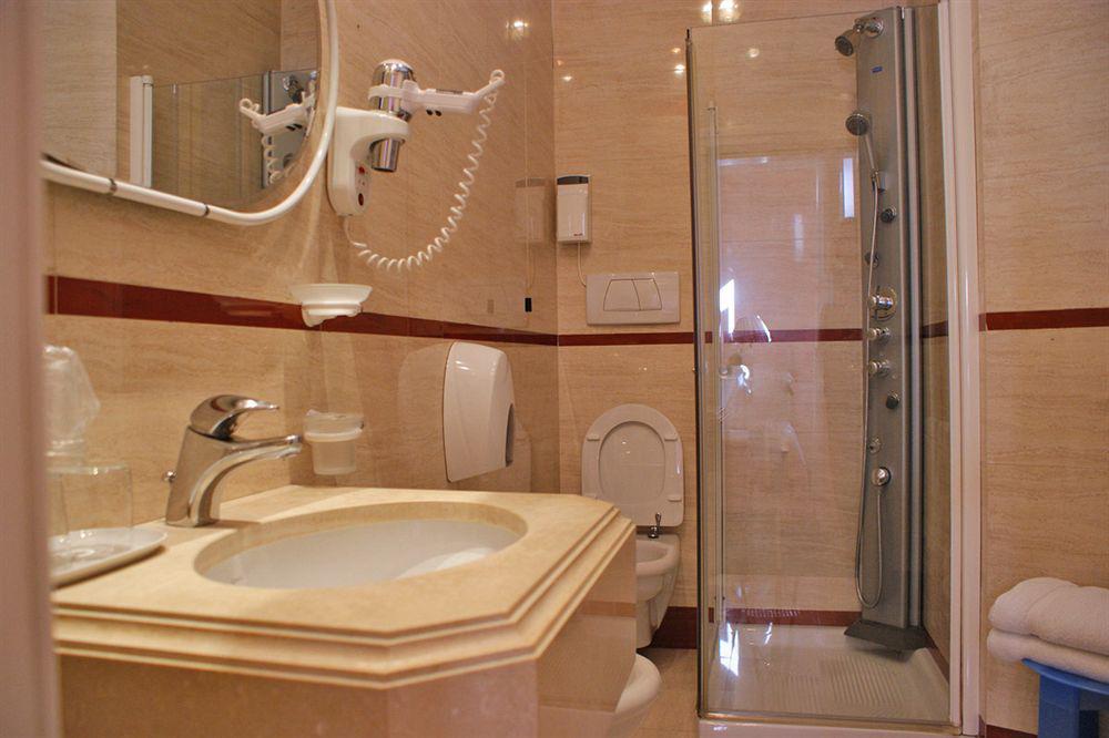Hotel Marghera ローマ エクステリア 写真
