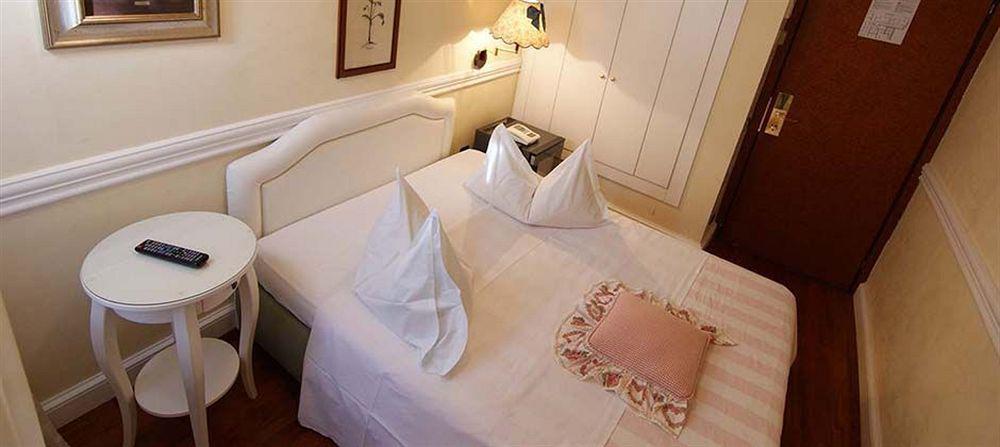 Hotel Marghera ローマ エクステリア 写真