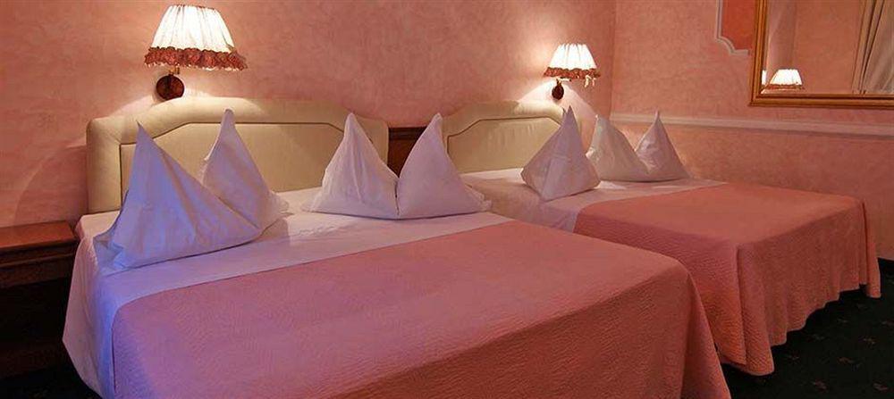 Hotel Marghera ローマ エクステリア 写真